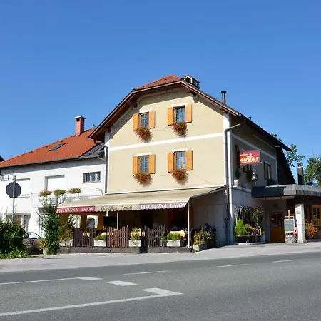Guest house Arvaj 3*