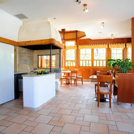Guest house Arvaj 3*