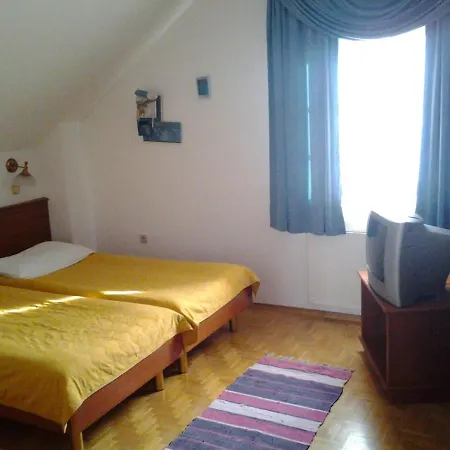 Arvaj Guest house 3*