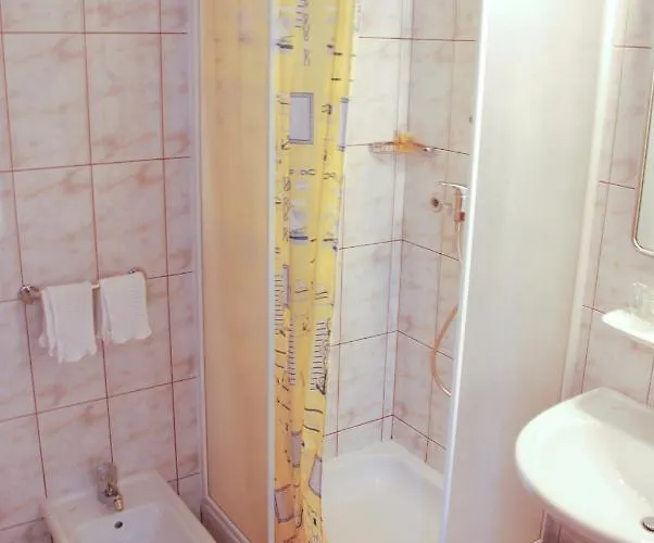 ゲストハウス Arvaj クラーニ