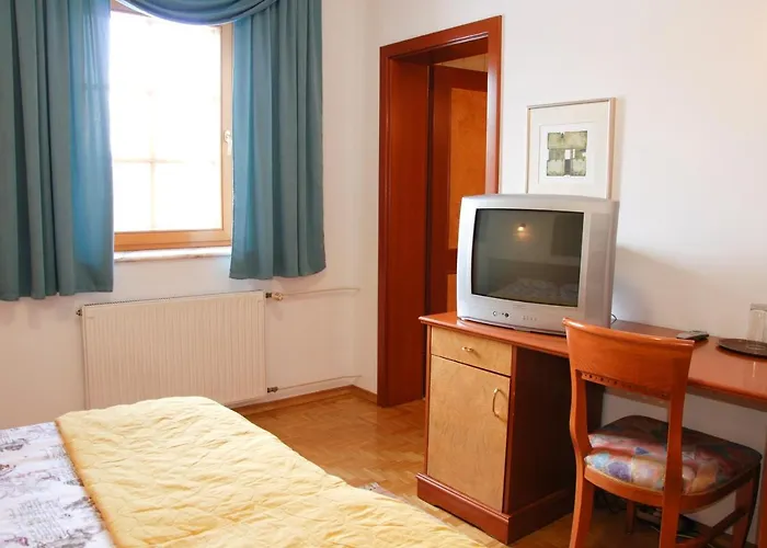 Guest house Arvaj 3*