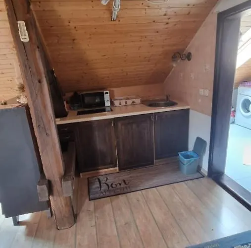 ゲストハウス Arvaj クラーニ